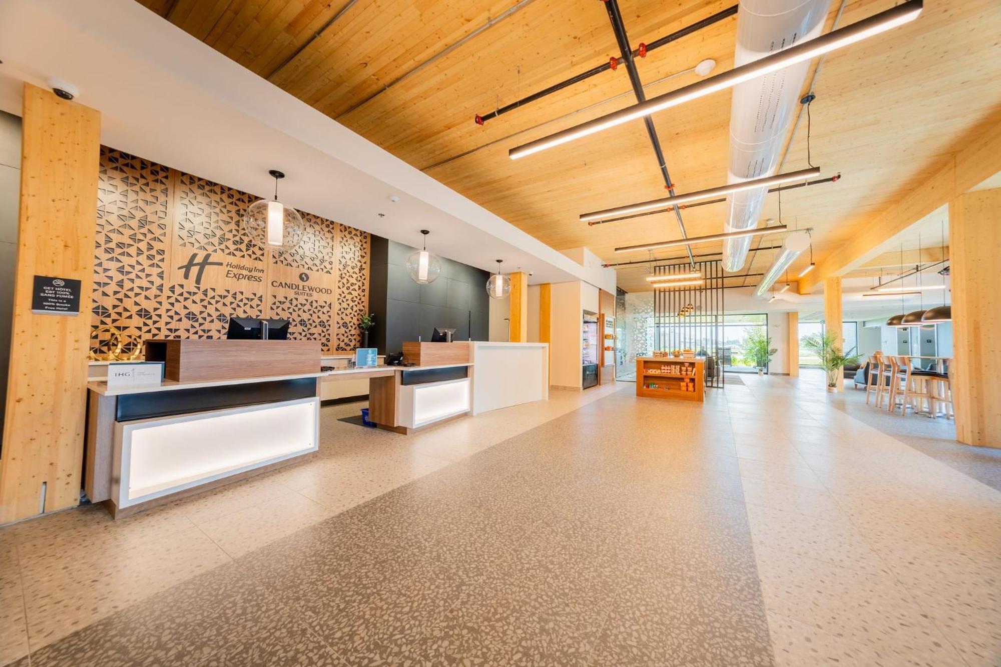 Holiday Inn Express & Suites - Trois Rivieres Ouest By Ihg Buitenkant foto